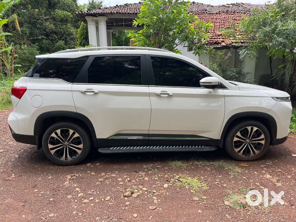 Mg Hector Plus 2023 Petrol Well Maintained