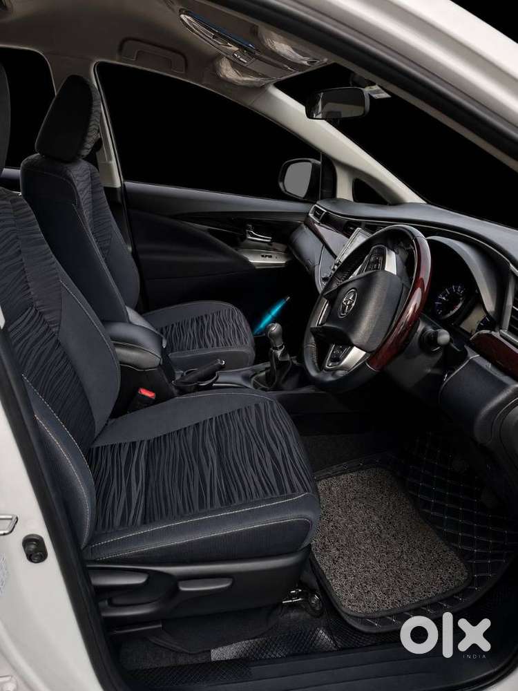 Toyota Innova Crysta 2.7 V, 2022, Petrol