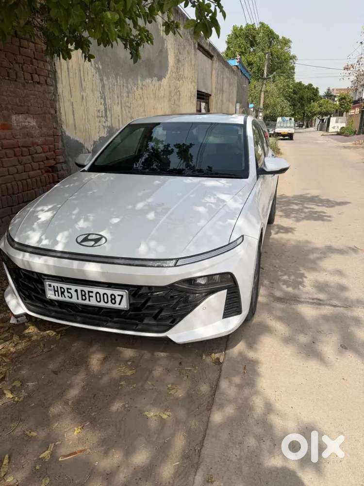 Verna 2024 Top Model Petrol White Colour
