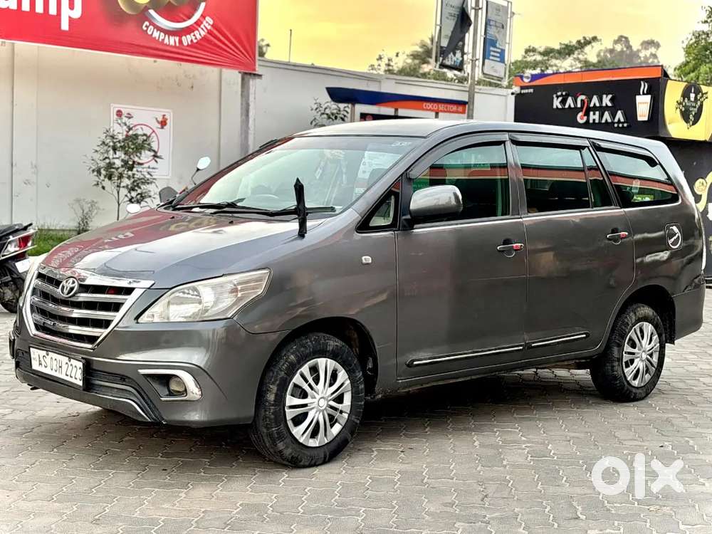 Toyota Innova 2.5g Model Tax Update Till 2030 In Excellent Condition