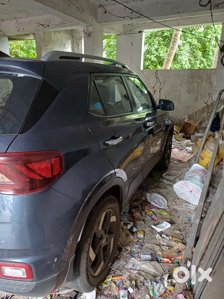Hyundai Venue 2022 Diesel 68500 Km Driven