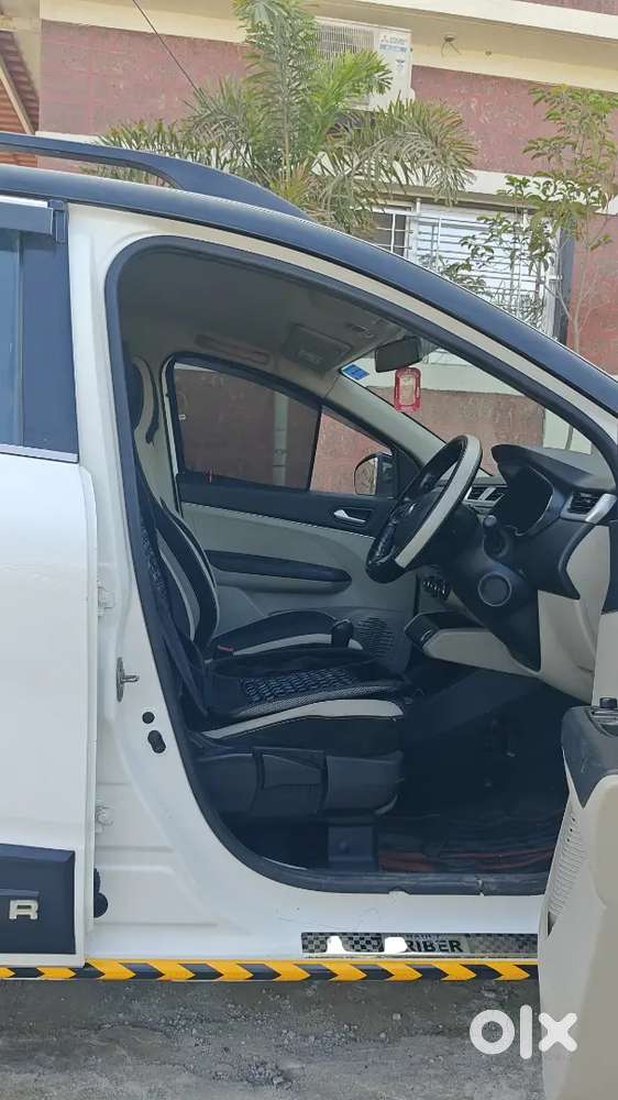Triber Top Model With Automatic Transmission In Super Condition