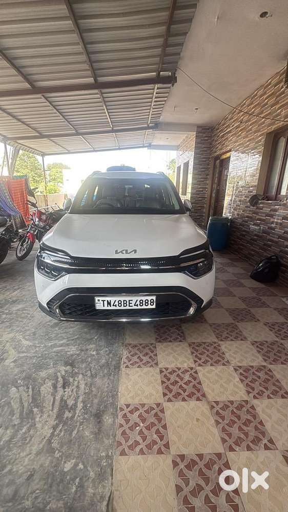 Kia Carens 2023 Petrol Well Maintained