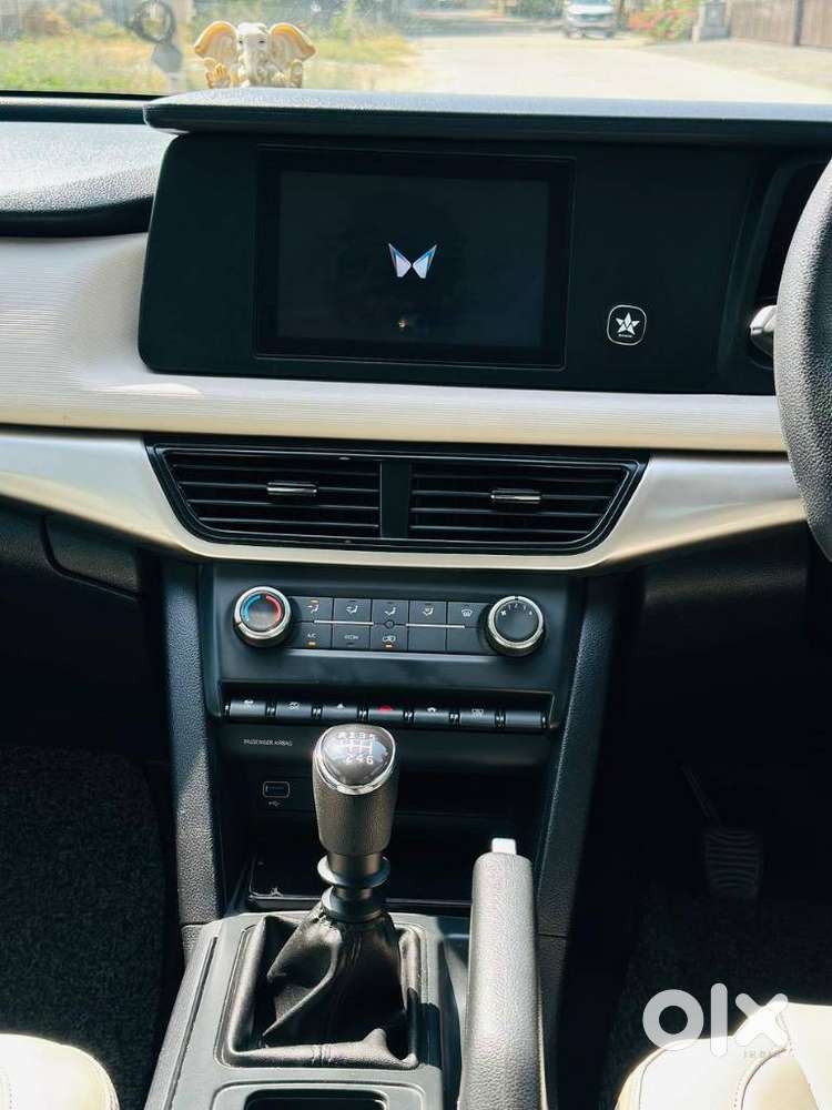 Mahindra Xuv700 2.2 Mx Diesel Mt 5 Str, 2022, Diesel