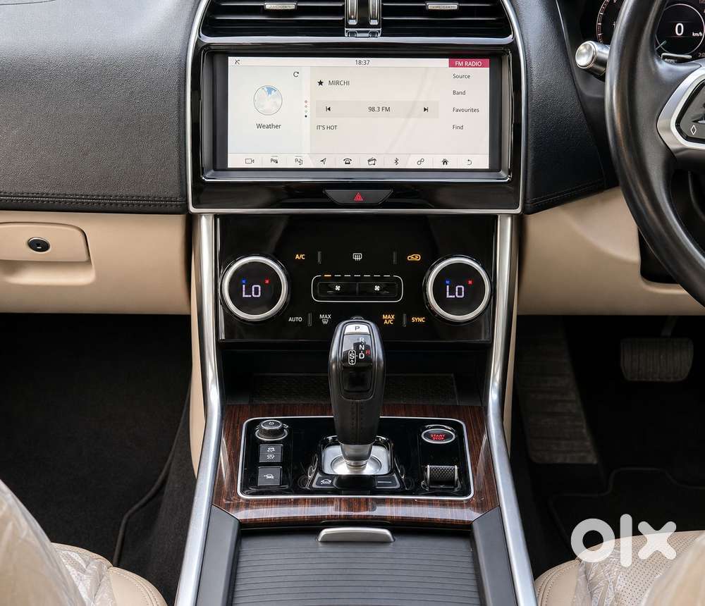 Jaguar Xe Pure, 2021, Petrol