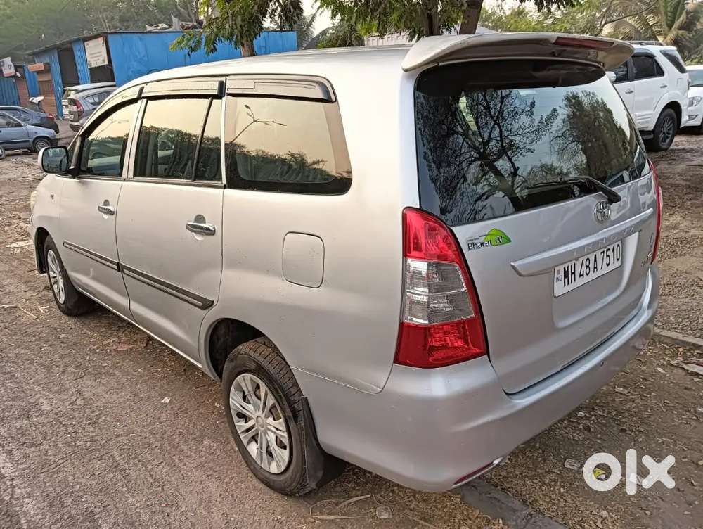 Toyota Innova 2012