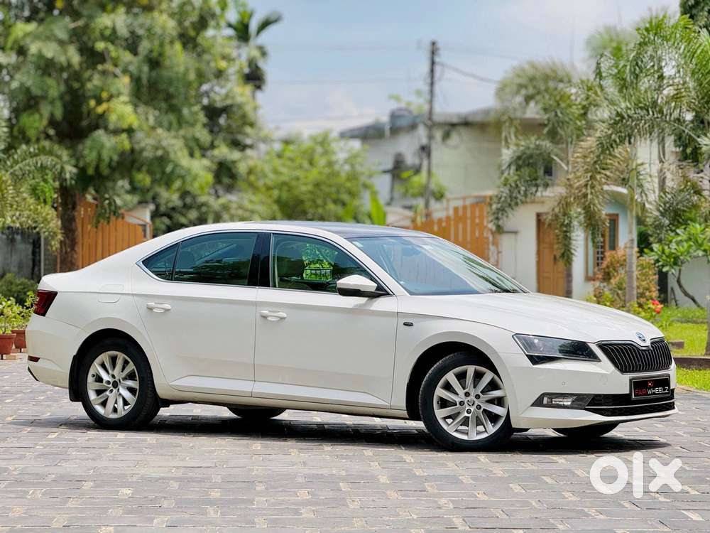 Skoda Superb [2014-2016] 1.8 Style Tsi At, 2016, Petrol