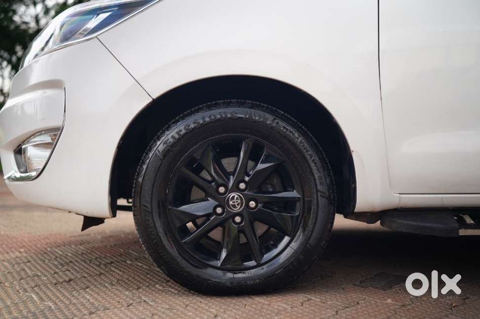 Toyota Innova Crysta 2.8z Automatic, 2017, Diesel