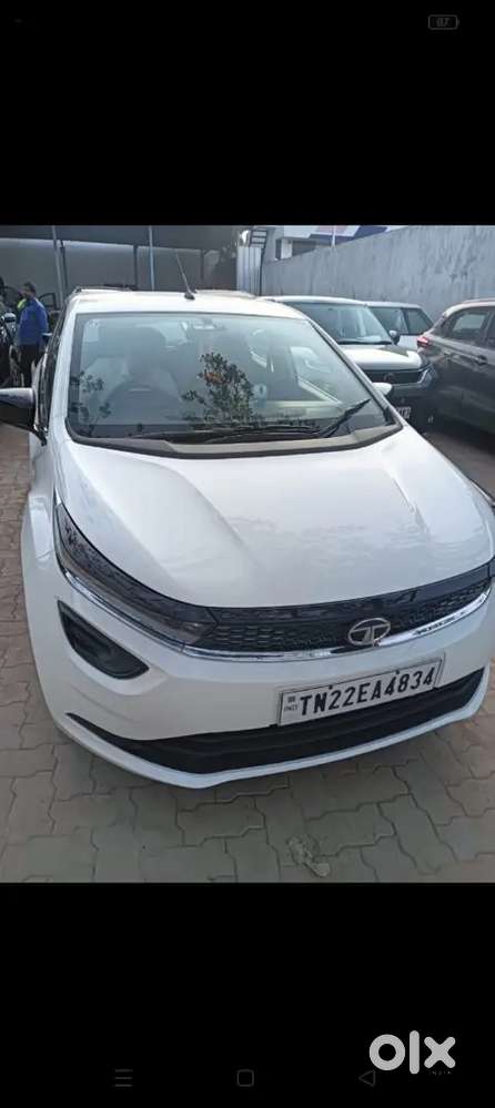 Tata Altroz 2023 Xm Petrol(white) 15k Kms Driven + Single Owner