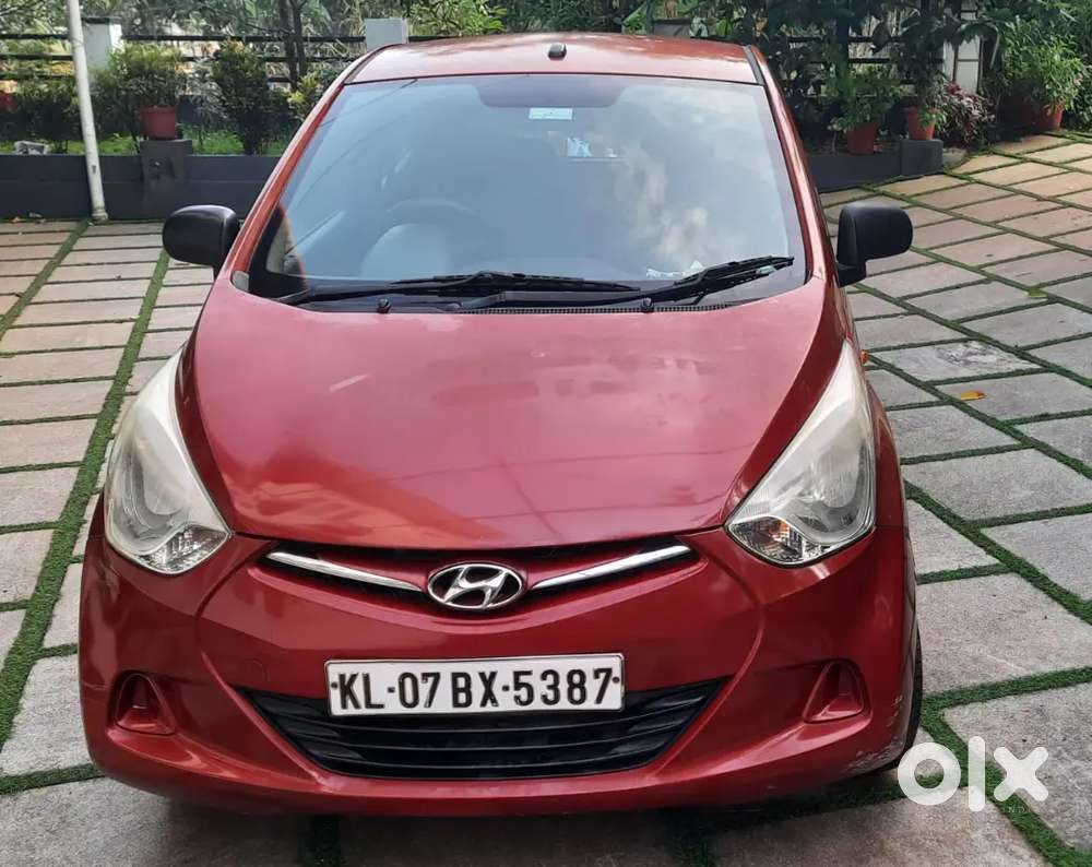 Hyundai Eon 2013 Petrol Red 83000 Km , Doctor Owned