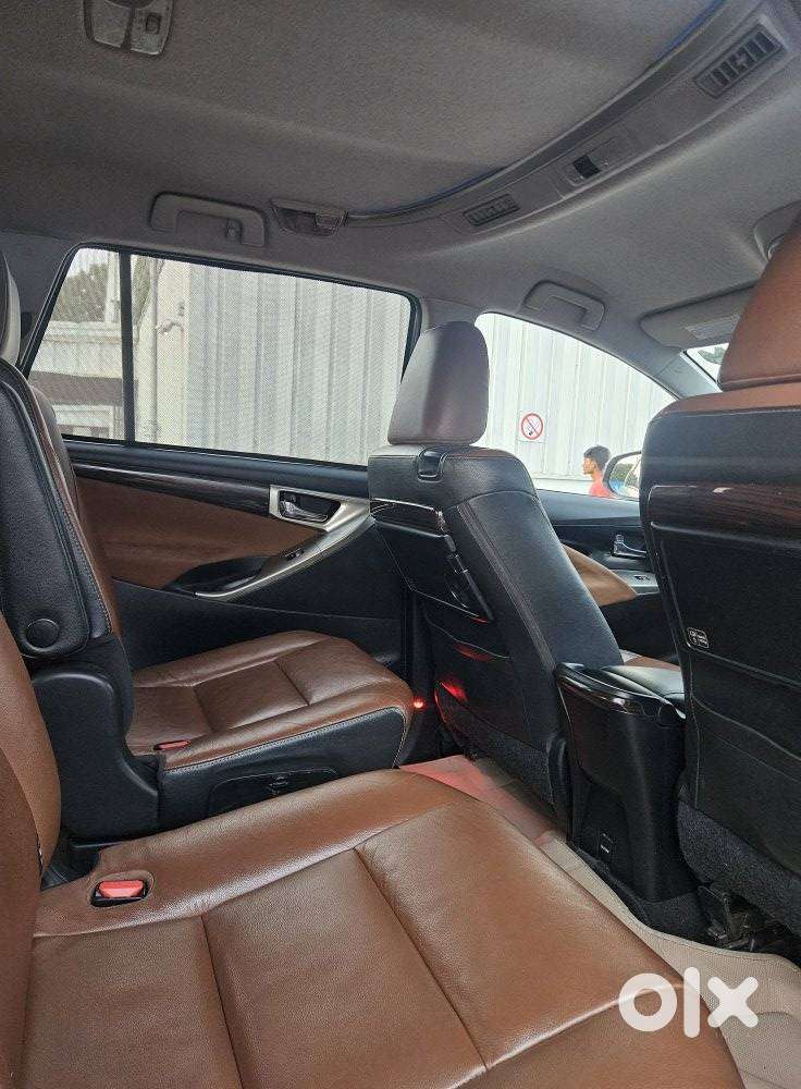 Toyota Innova Crysta 2.8 Z, 2016, Diesel