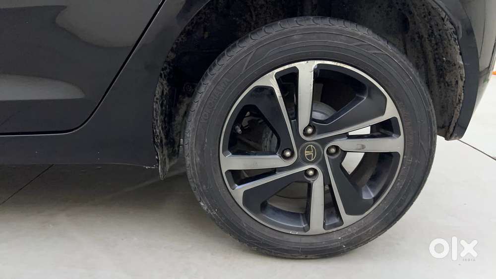 Tata Altroz 1.2 Xz Plus Dark Edition, 2021, Petrol