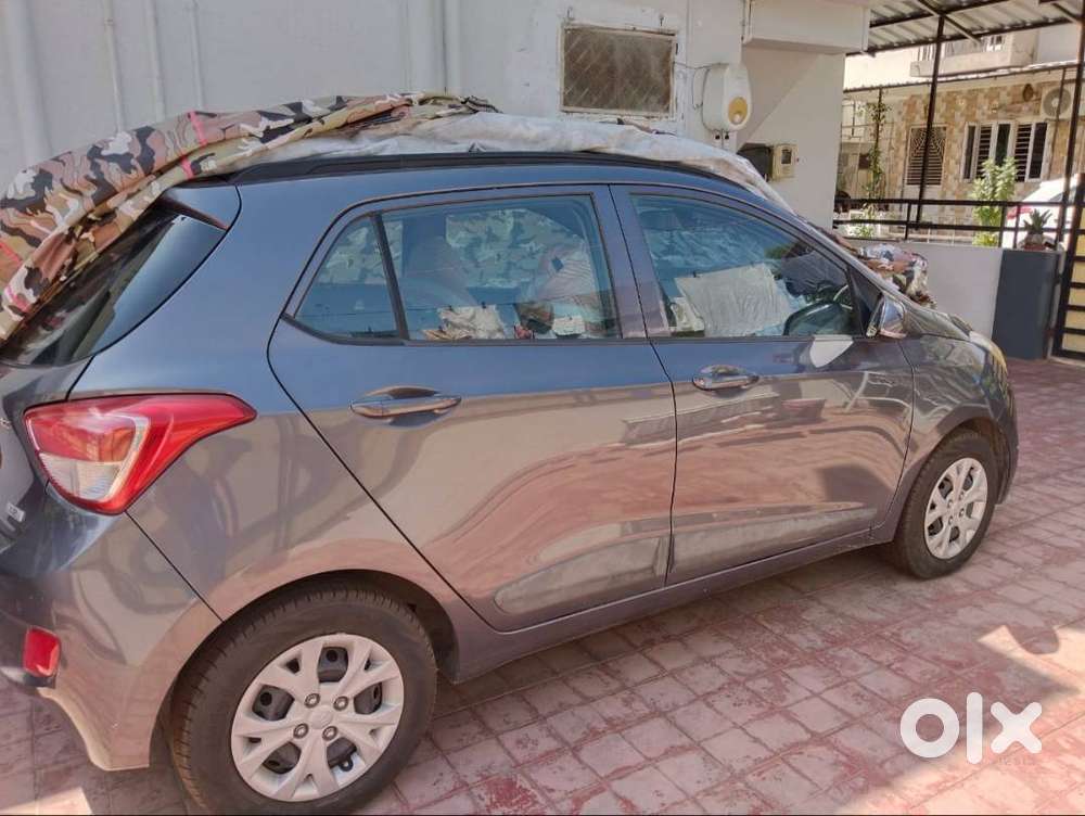 Hyundai I10 Sportz 2015 Top Model