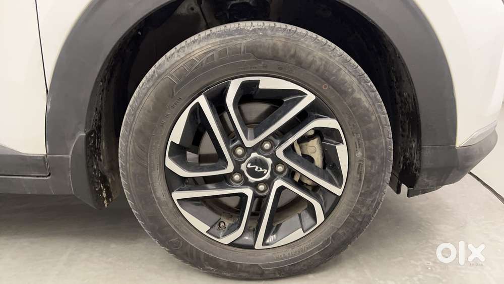 Kia Carens 1.4 Luxury 7 Str, 2022, Petrol