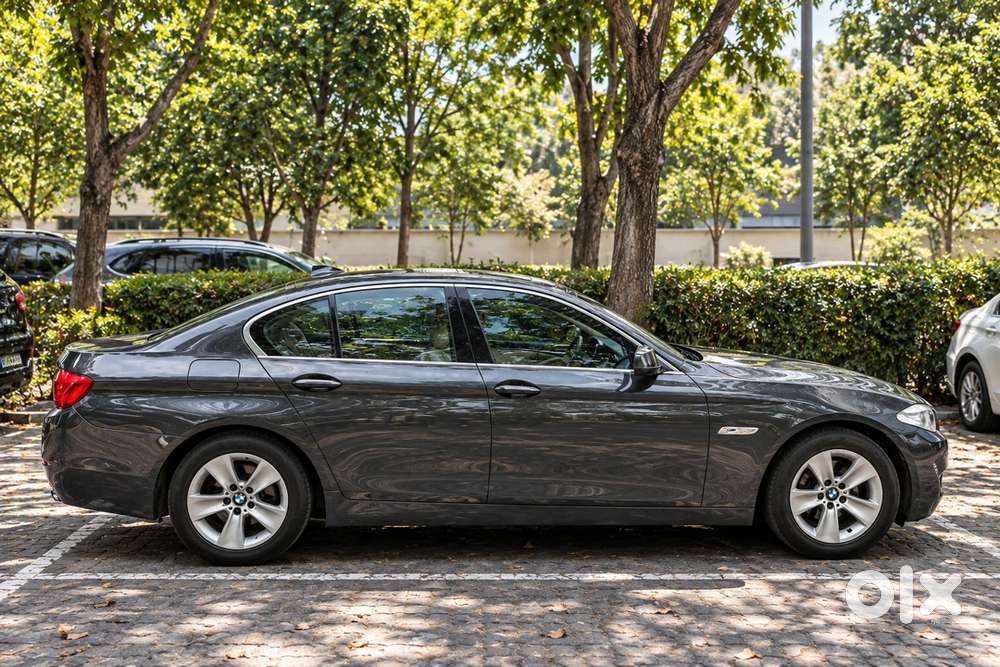 2011 Bmw 5 Series 523i Sports Petrol Mh12 Vip