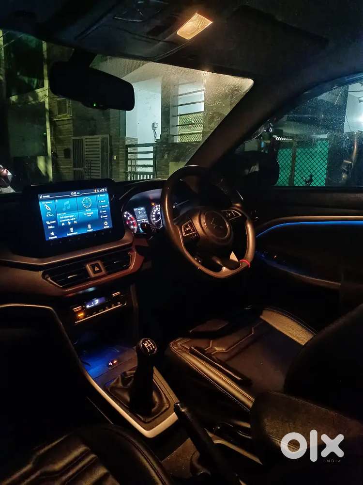 Maruti Suzuki Brezza Zxi +  2024 With Sunroof Excellent Condition