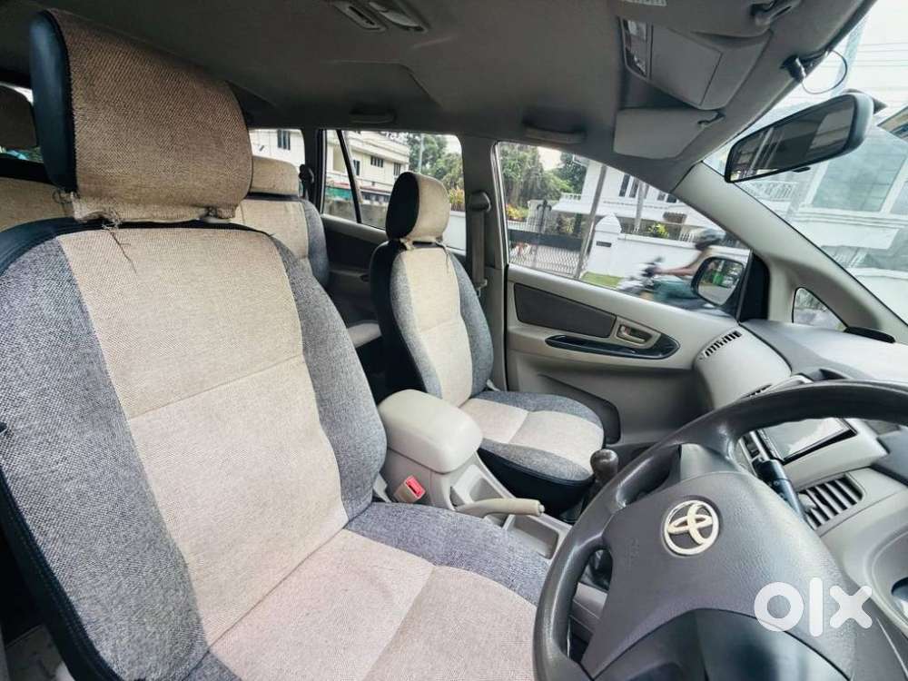 Toyota Innova 2.5 G (diesel) 8 Seater, 2012, Diesel