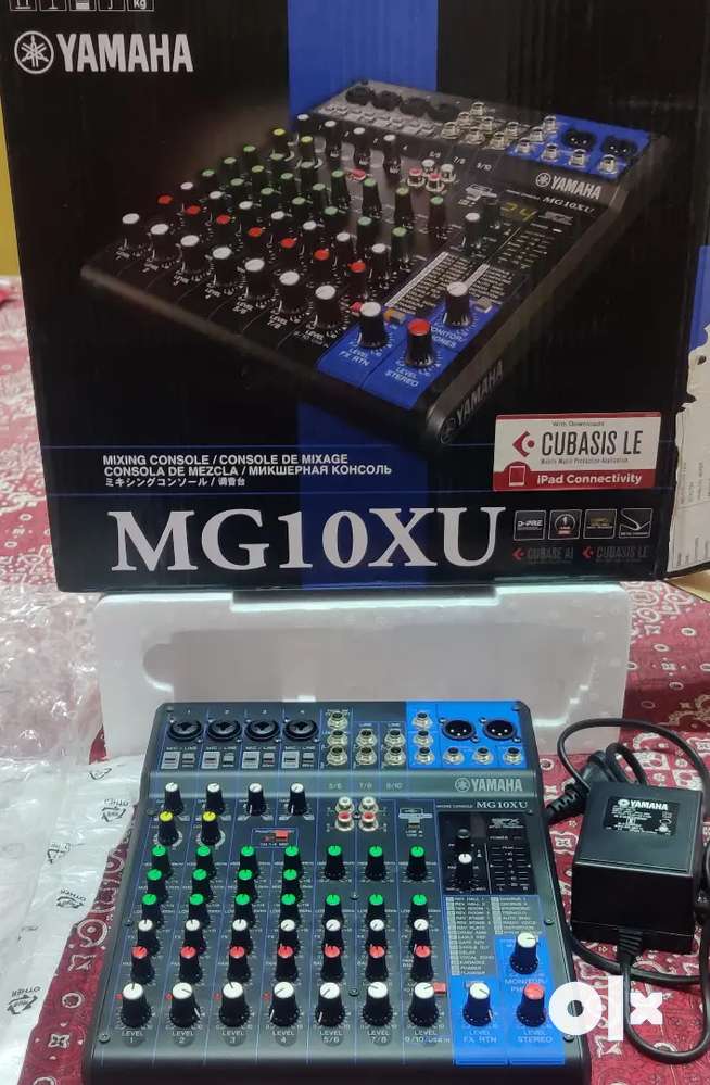 Location console de mixage YAMAHA MG10 XU
