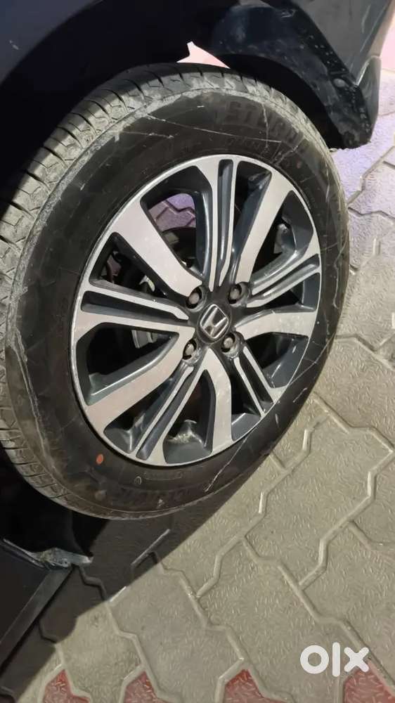 Honda Amaze Automatic Top Model Car Hai Best Condition Hai