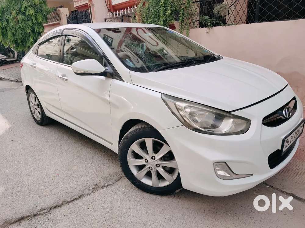 Hyundai Fluidic Verna 2011 Petrol 80000 Km Driven All Alloy Top Model