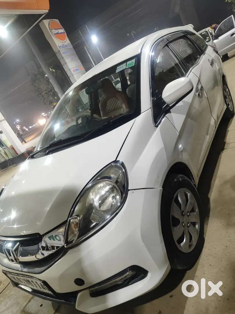 Honda Mobilio Petrol Manual  7 Seater  2015