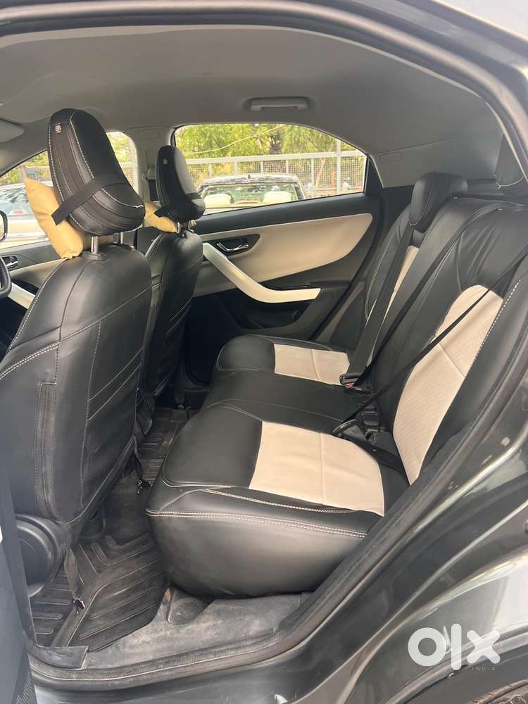 Tata Nexon, 2023, Petrol