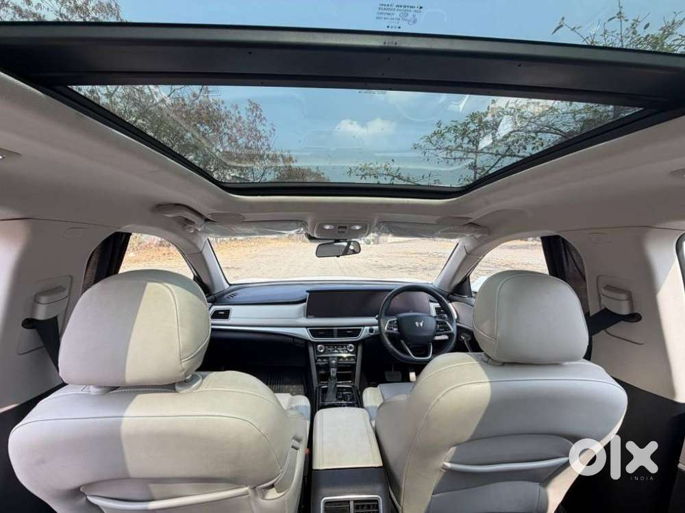 Mahindra Xuv700 2.2 Ax 7 Diesel At Luxury Pack Str Awd, 2022, Diesel