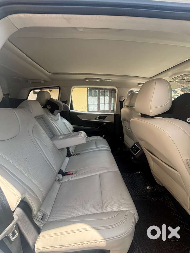 Xuv700 Ax7 Luxury Pack 2022 (petrol) With New Pirelli Tyres