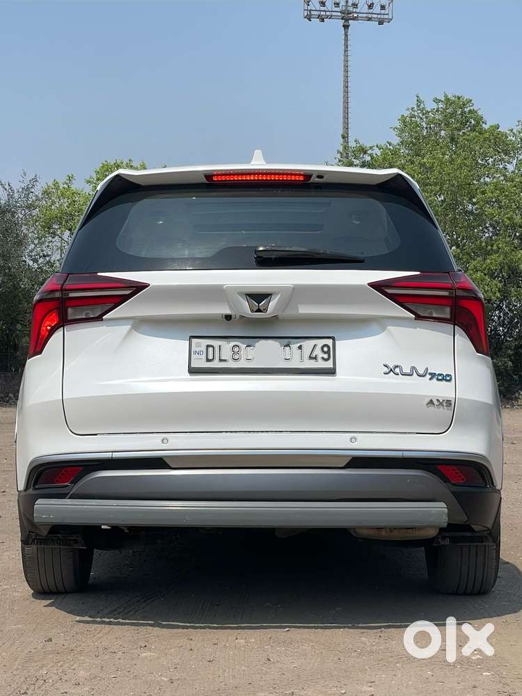 Mahindra Xuv700 Ax 5 Petrol Mt Str (e), 2022, Petrol