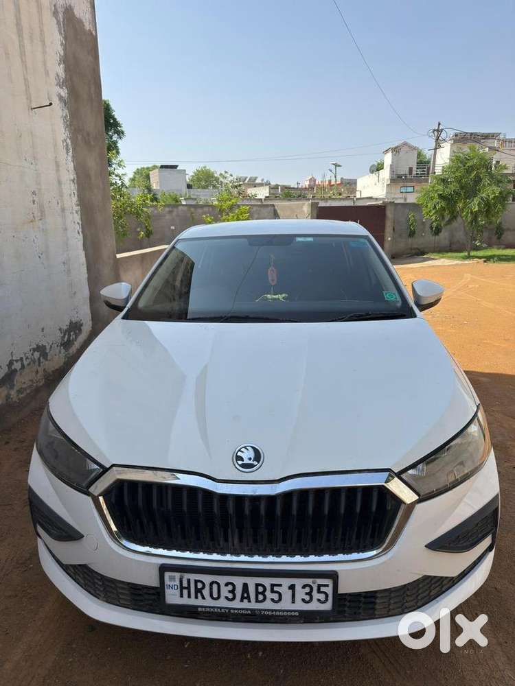 Skoda Slavia Petrol 2023