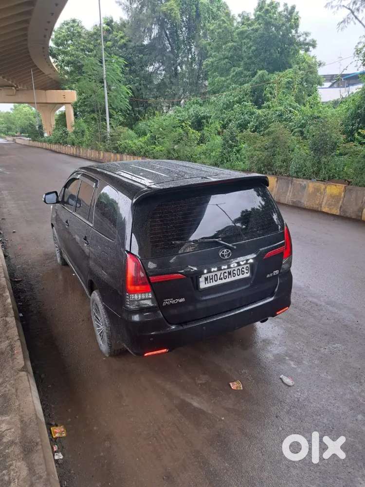 Toyota Innova 2014  2.5 V (mafia Spec)