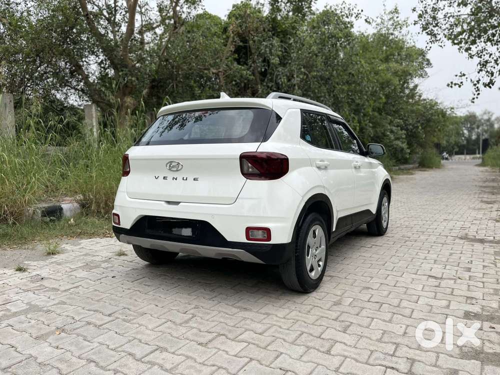 Hyundai Venue 1.2 S Plus, 2020, Petrol