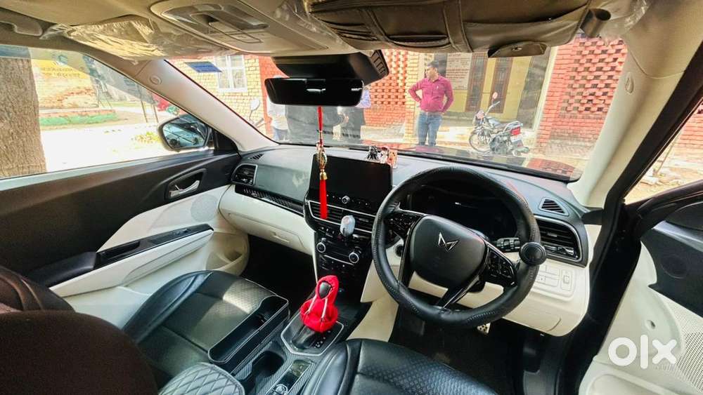 Mahindra Xuv 3xo 2025 Petrol Well Maintained