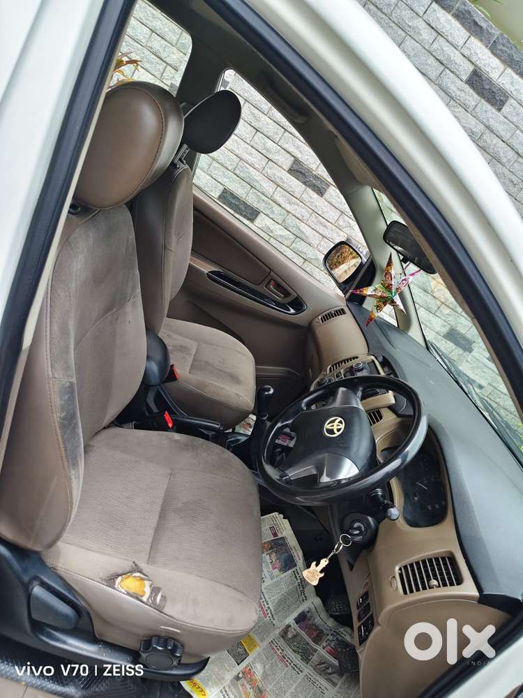 Toyota Innova 2.5 G (diesel) 8 Seater, 2015, Diesel