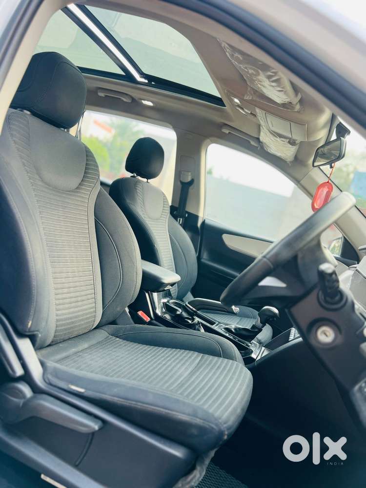 Mahindra Xuv700 2.2 Ax 5 Diesel At 7 Str, 2023, Diesel