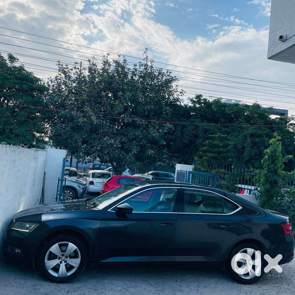 Skoda Superb Style 1.8 Tsi At, 2017, Petrol