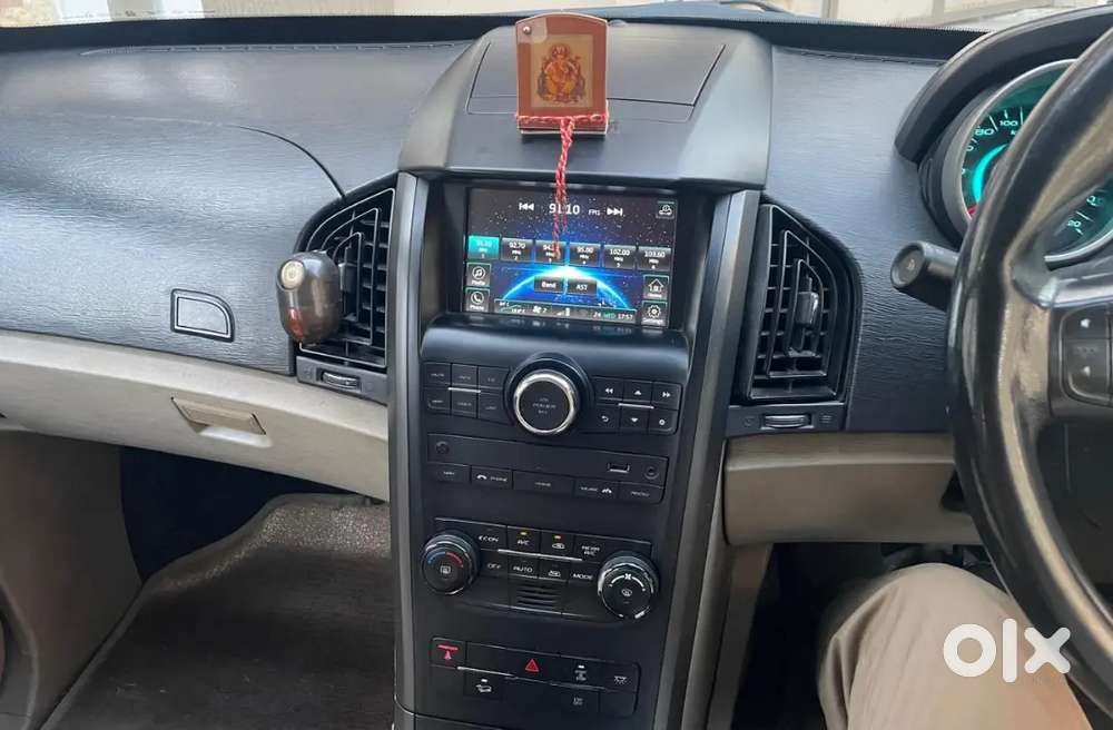 Mahindra Xuv500 2015 Diesel 123000 Km Driven With Sunroof