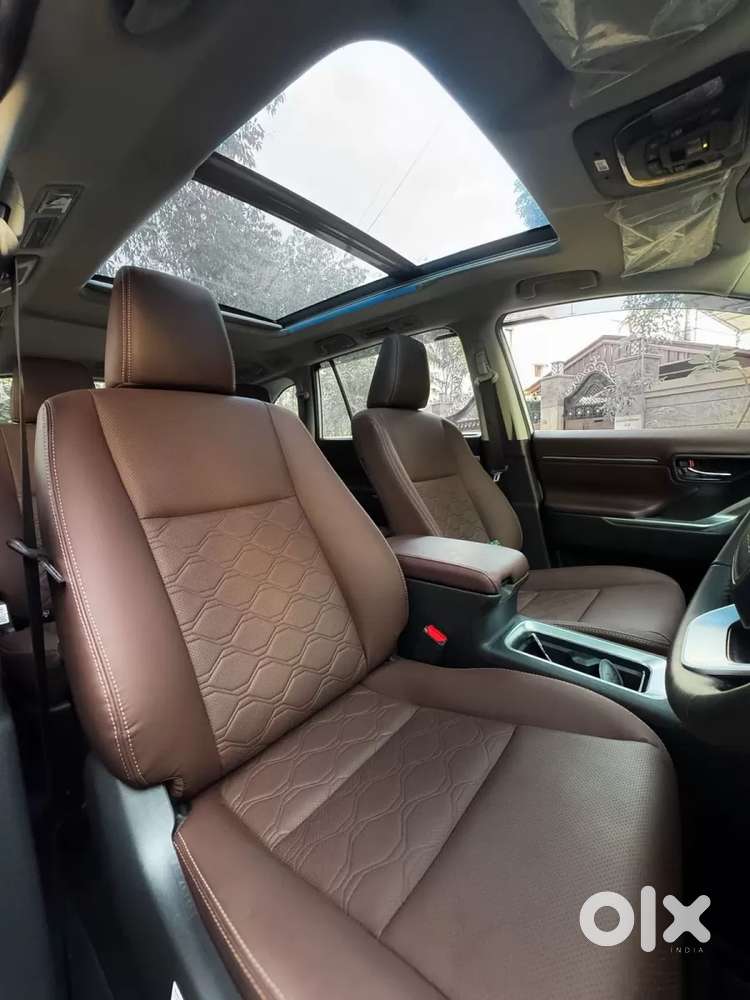 Toyota Innova Hycross 2.0 Zx (o) Hybrid 7 Str, 2024, Petrol