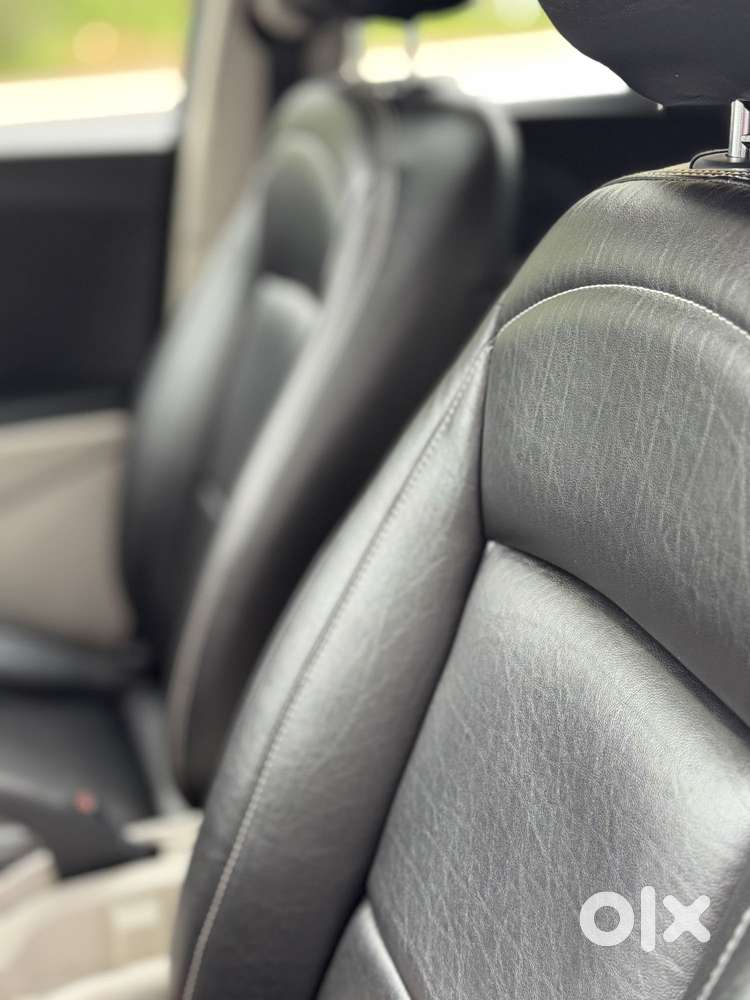 Mahindra Xuv300 1.2 W6 Amt Petrol, 2021, Petrol