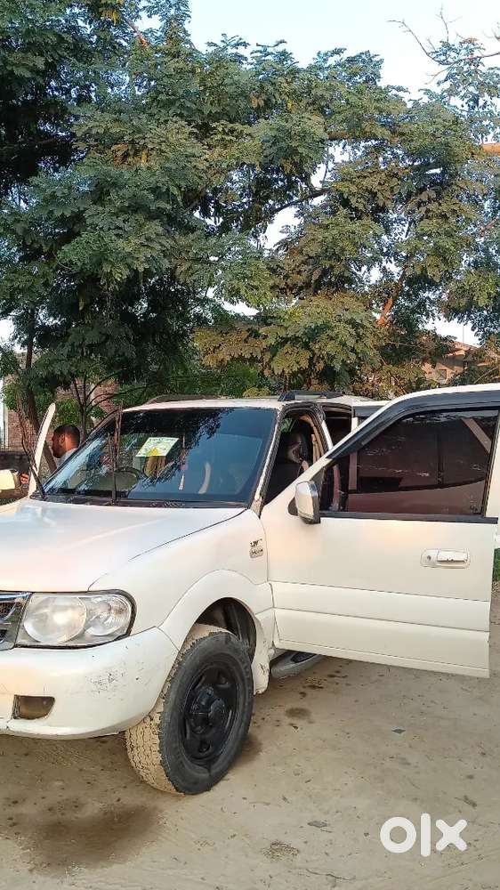 Tata Safari Dicor 2012