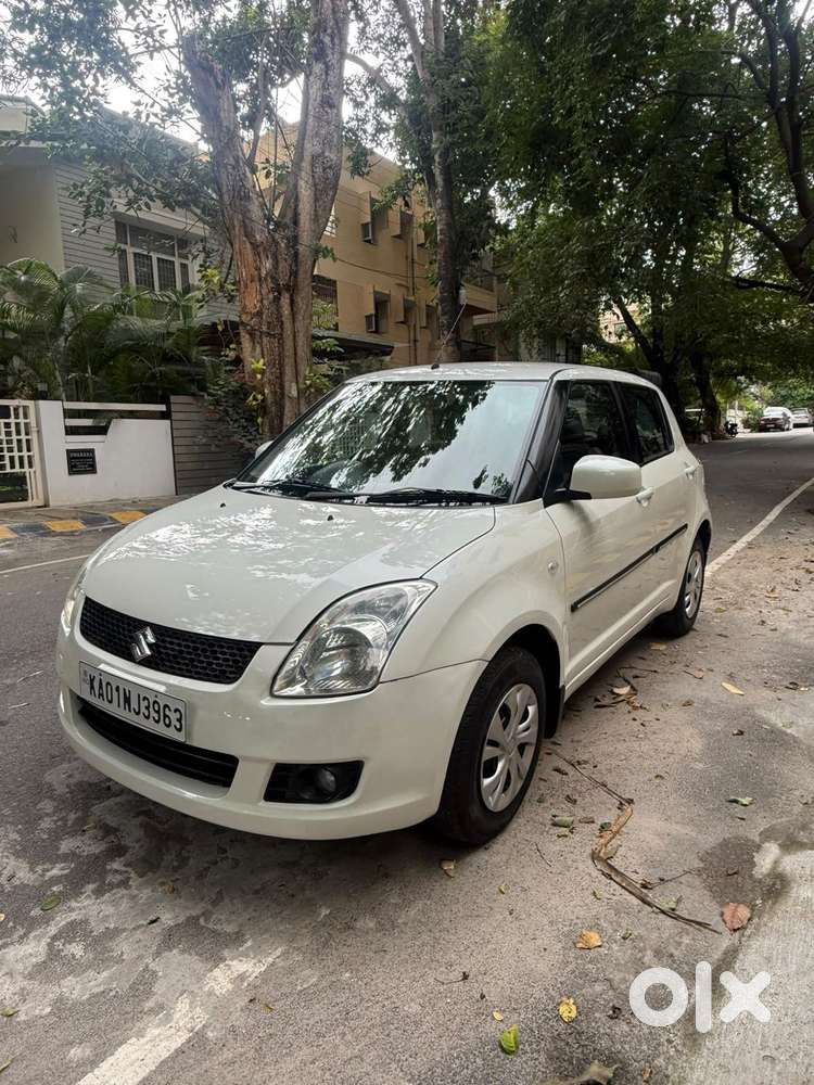 Maruti Suzuki Swift Vxi, 2011, Petrol