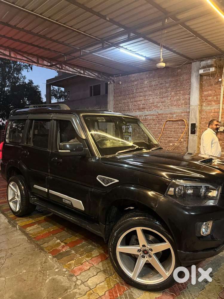 Mahindra Scorpio Classic 2018 Diesel Manual Year