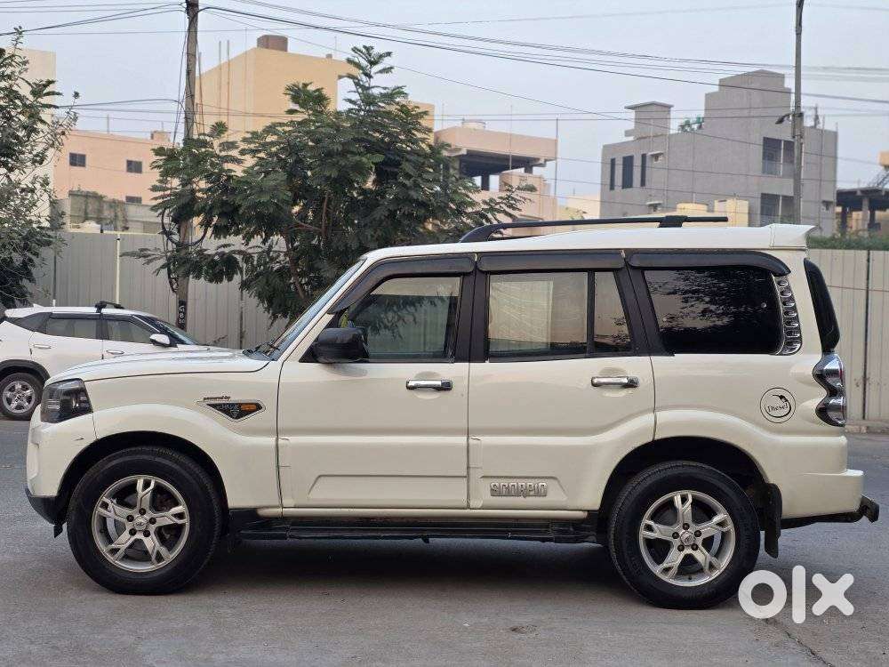Mahindra Scorpio S10, 2015, Diesel
