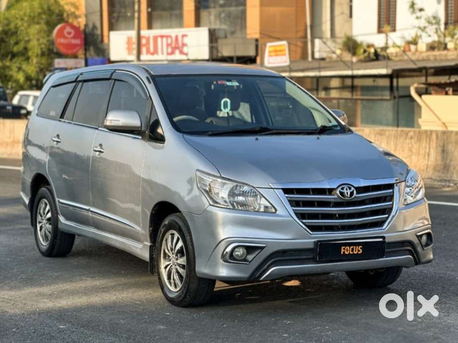 Toyota Innova 2.5 Vx 7 Str Bs-iii, 2015, Diesel