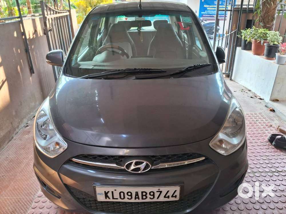 Hyundai Car I10 Sportz Ash Color