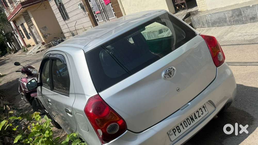 Toyota Etios Liva Petrol 2012