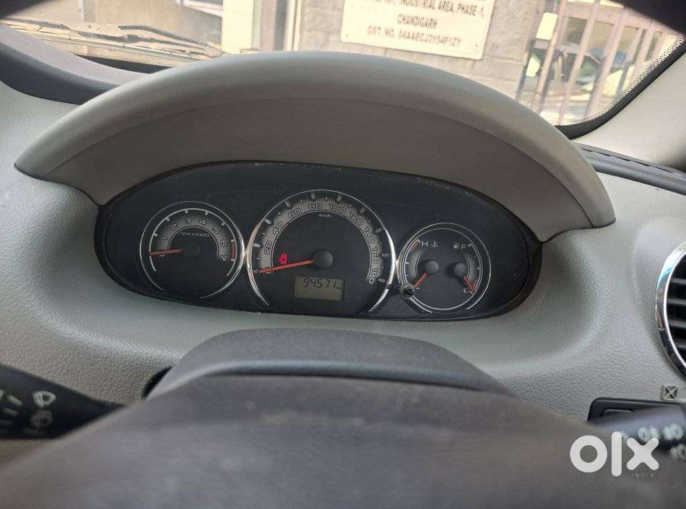 Mahindra Nuvosport, 2016, Diesel