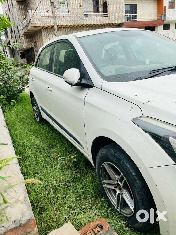 Brand New Condition Withe Aloy Wheels 1 Onwner 2032 Tk Valid Hai