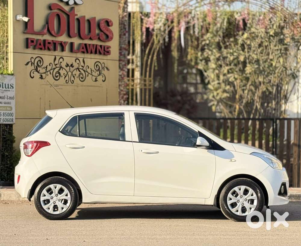 Hyundai Grand I10 Magna O At Petrol, 2016