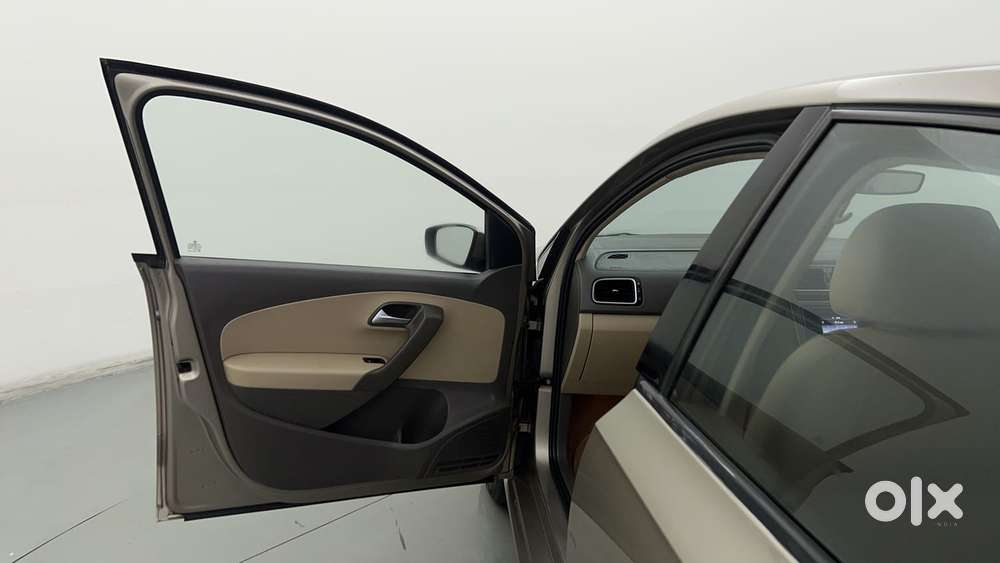 Volkswagen Vento 2013-2015 1.2 Tsi Highline At, 2016, Petrol